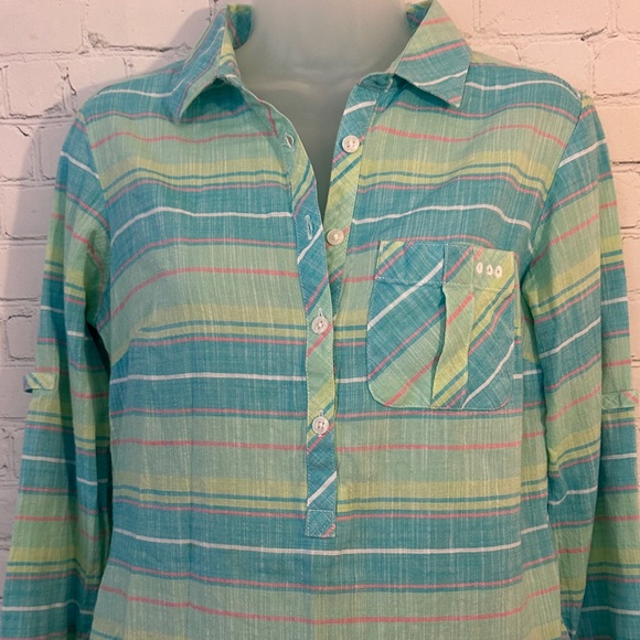 Columbia PFG Plaid Button-Up Women's Top - Picture 2 of 11
